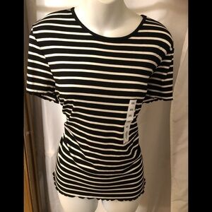 So Black and white knit top size xxl juniors​​​​​​​